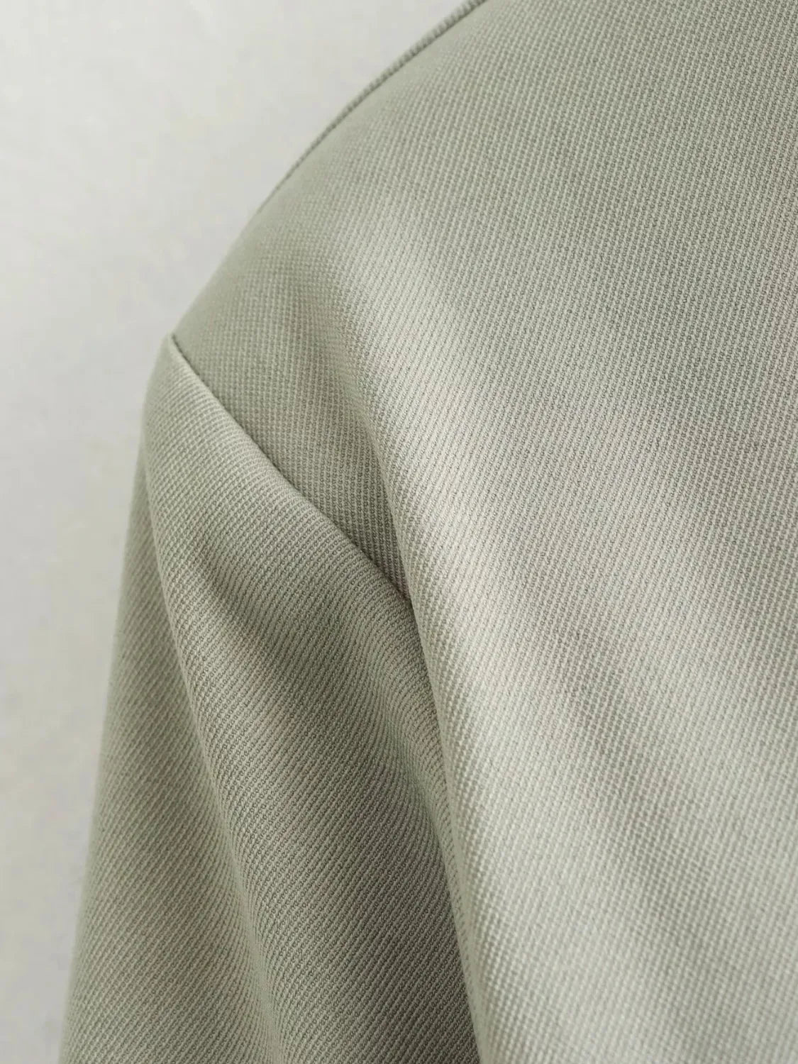 Conjunto Feminino Alfaiataria com Jaqueta Bomber e Calça de Cintura Alta Pantalona – Isabela