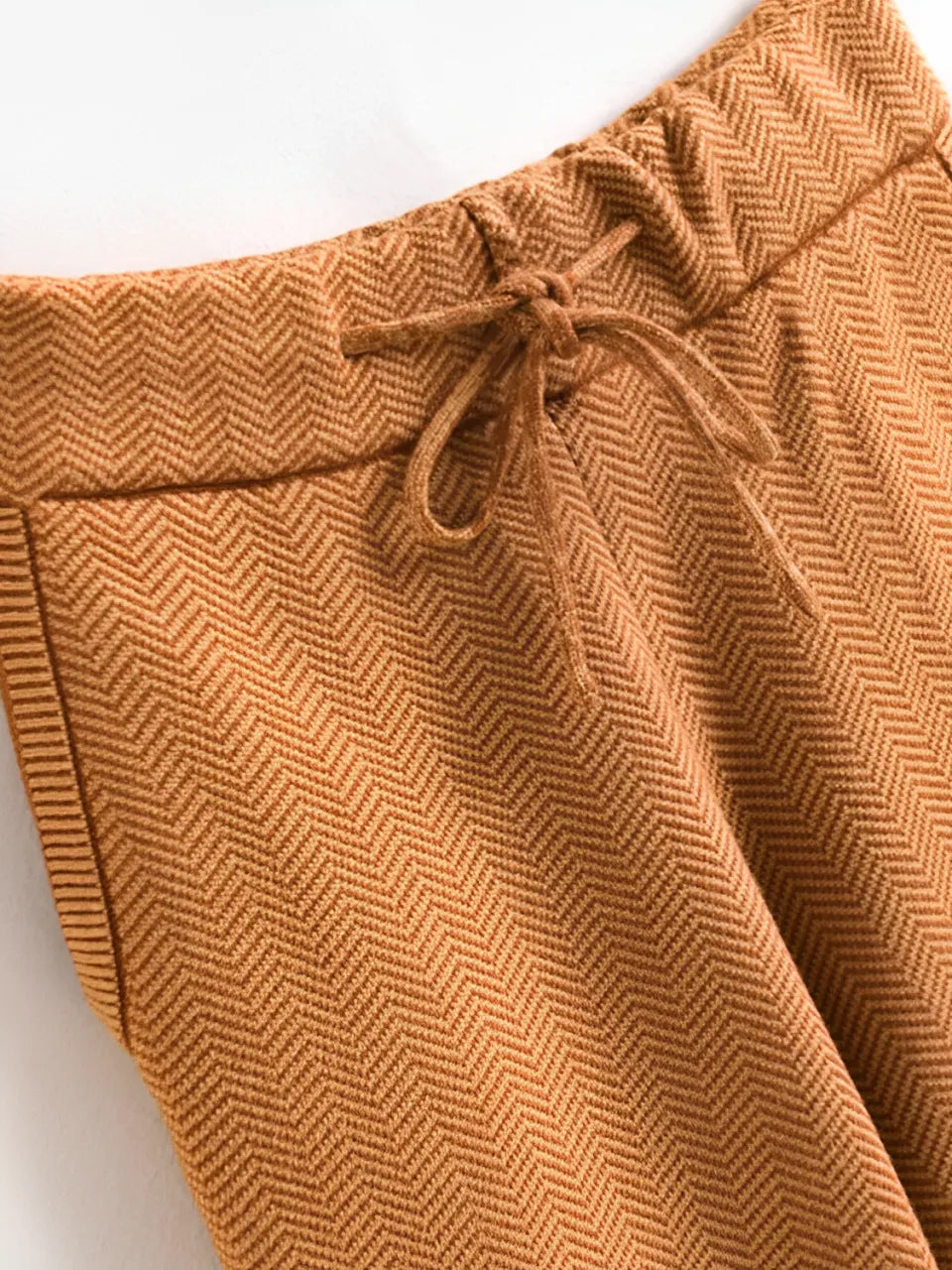 Calça Feminina Wide de Lã Texturizada com Cadarço na Cintura – Marina