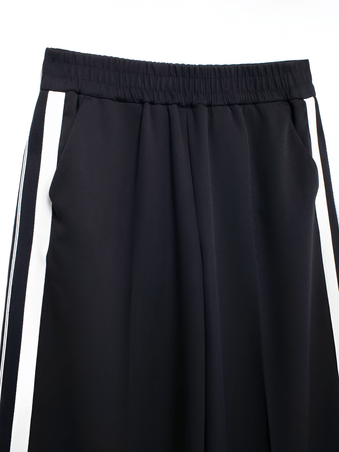 Conjunto Feminino Casual Esportivo com Jaqueta de Zíper e Calça com Listras Brancas Laterais – Débora