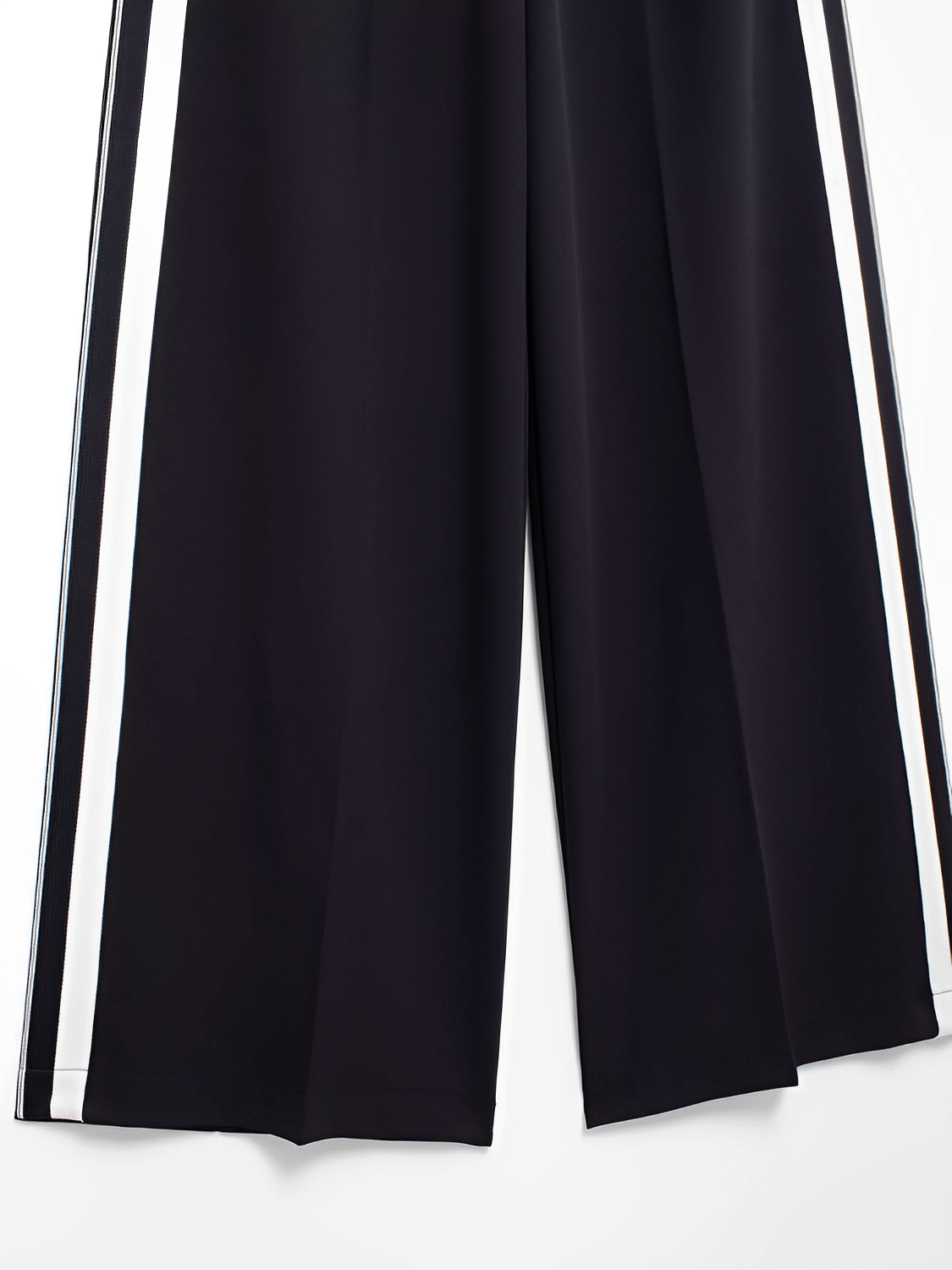 Conjunto Feminino Casual Esportivo com Jaqueta de Zíper e Calça com Listras Brancas Laterais – Débora