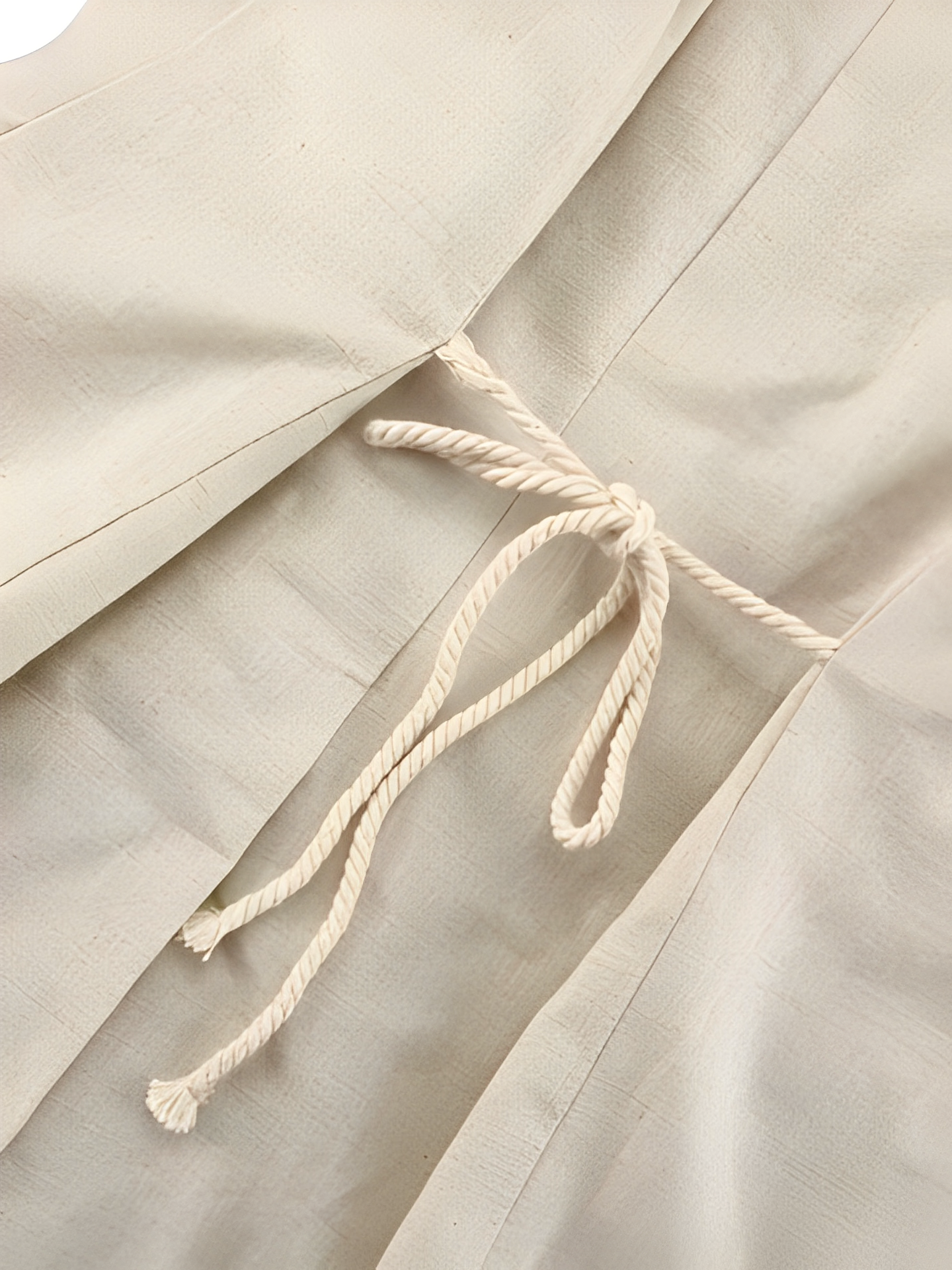 Conjunto Feminino de Linho com Colete de Amarração nas Costas e Bermuda de Cós Elástico – Mariana