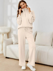 Conjunto Feminino com Suéter Gola Alta Ajustável e Calça Cintura Média com Ajuste de Cordão – Fabiana