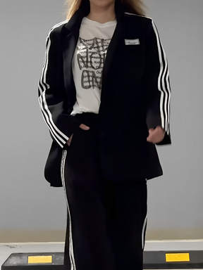 Conjunto Feminino de Alfaiataria Esportiva com Blazer Oversized e Calça com Listras Laterais – Renata