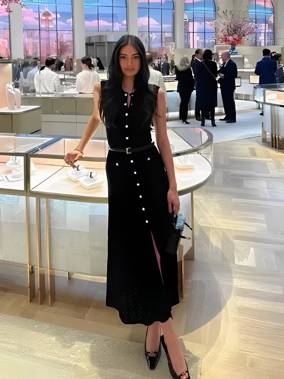 Vestido Feminino Midi de Tricô Sem Mangas com Abertura de Botões – Sara