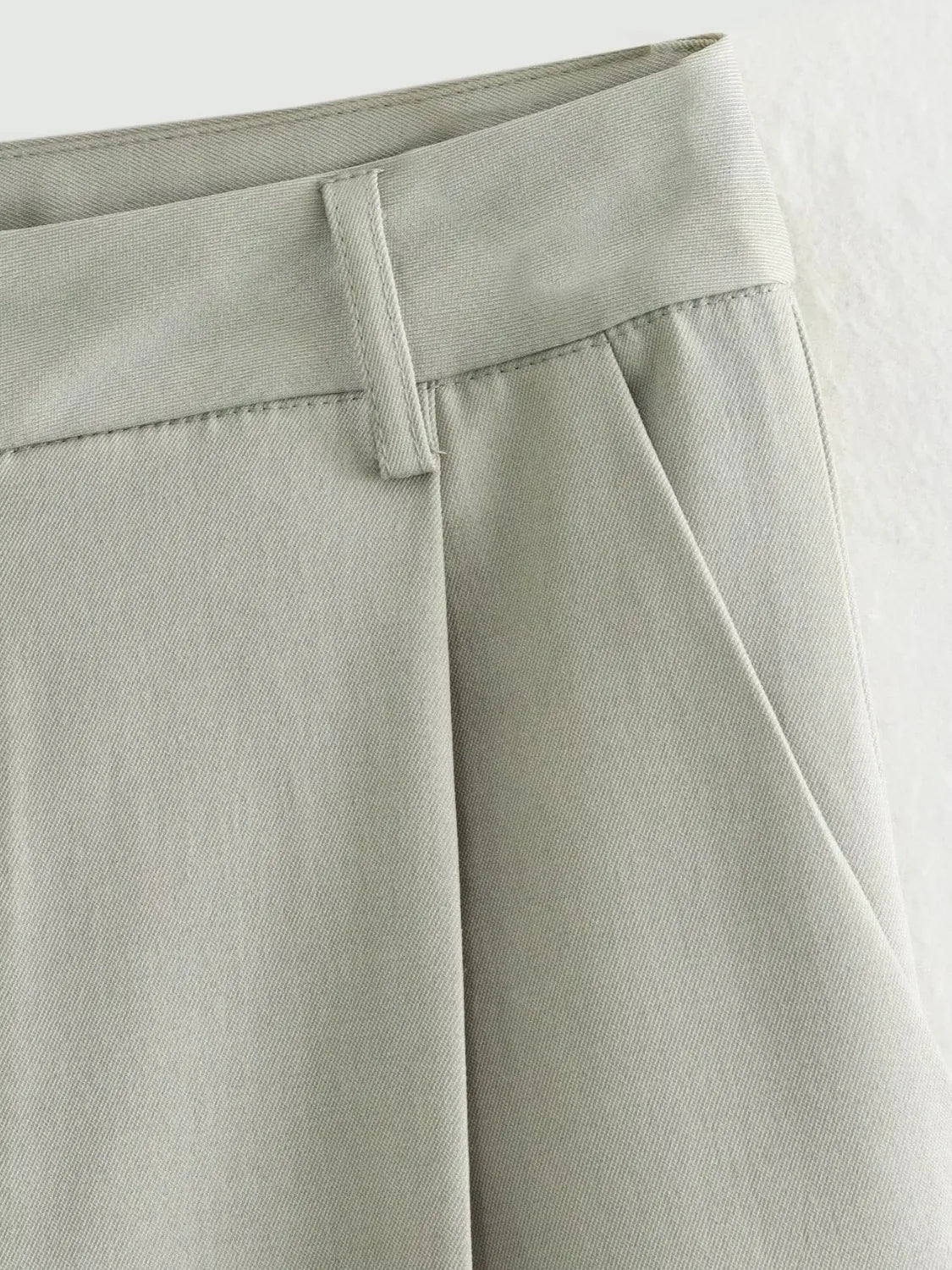 Conjunto Feminino Alfaiataria com Jaqueta Bomber e Calça de Cintura Alta Pantalona – Isabela