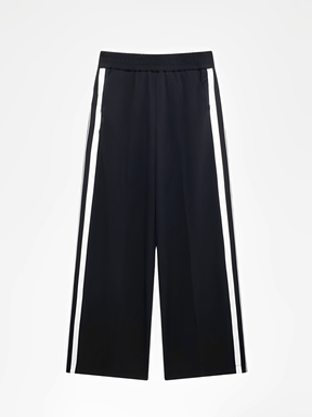 Conjunto Feminino Casual Esportivo com Jaqueta de Zíper e Calça com Listras Brancas Laterais – Débora