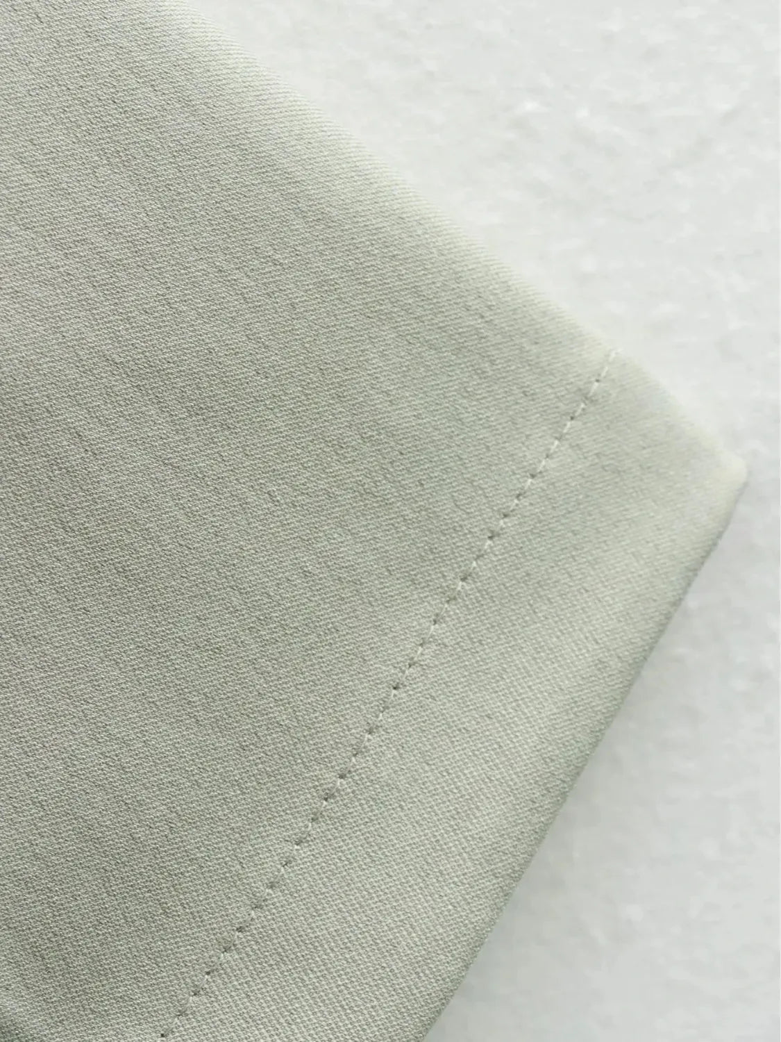 Conjunto Feminino Alfaiataria com Jaqueta Bomber e Calça de Cintura Alta Pantalona – Isabela