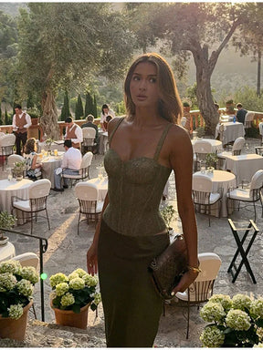 Conjunto Feminino Elegante para Festas de Verão – Top Rendado com Alças Finas + Saia de Cetim com Zíper – Júlia