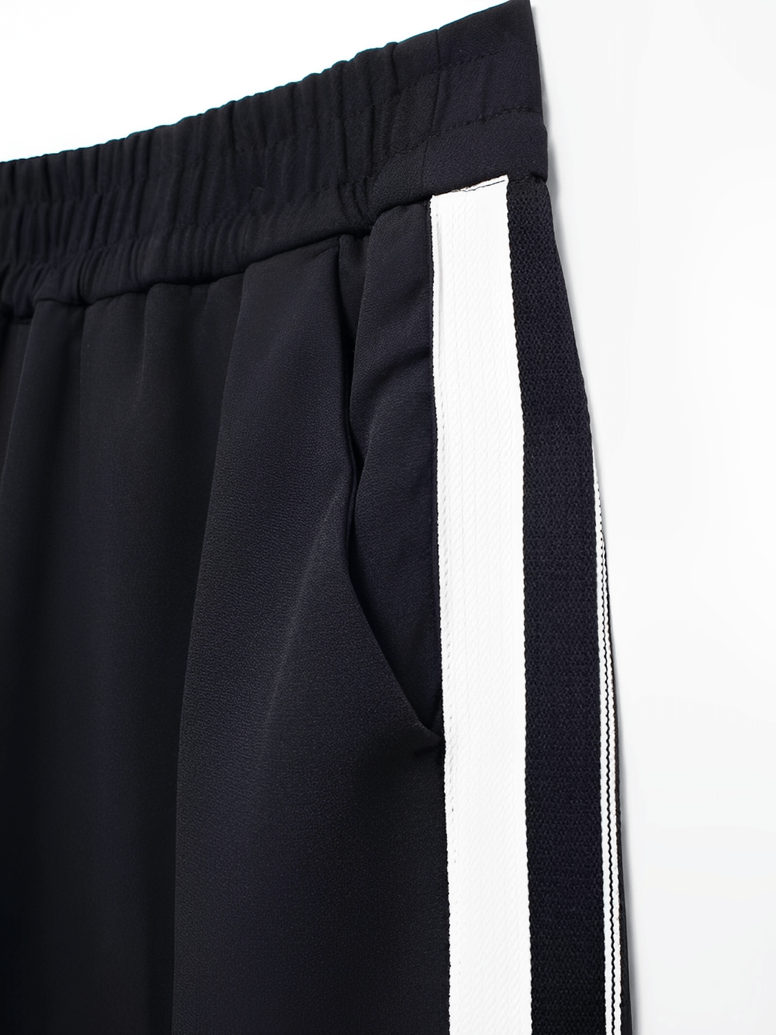 Conjunto Feminino Casual Esportivo com Jaqueta de Zíper e Calça com Listras Brancas Laterais – Débora