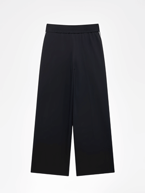 Conjunto Feminino Casual Esportivo com Jaqueta de Zíper e Calça com Listras Brancas Laterais – Débora